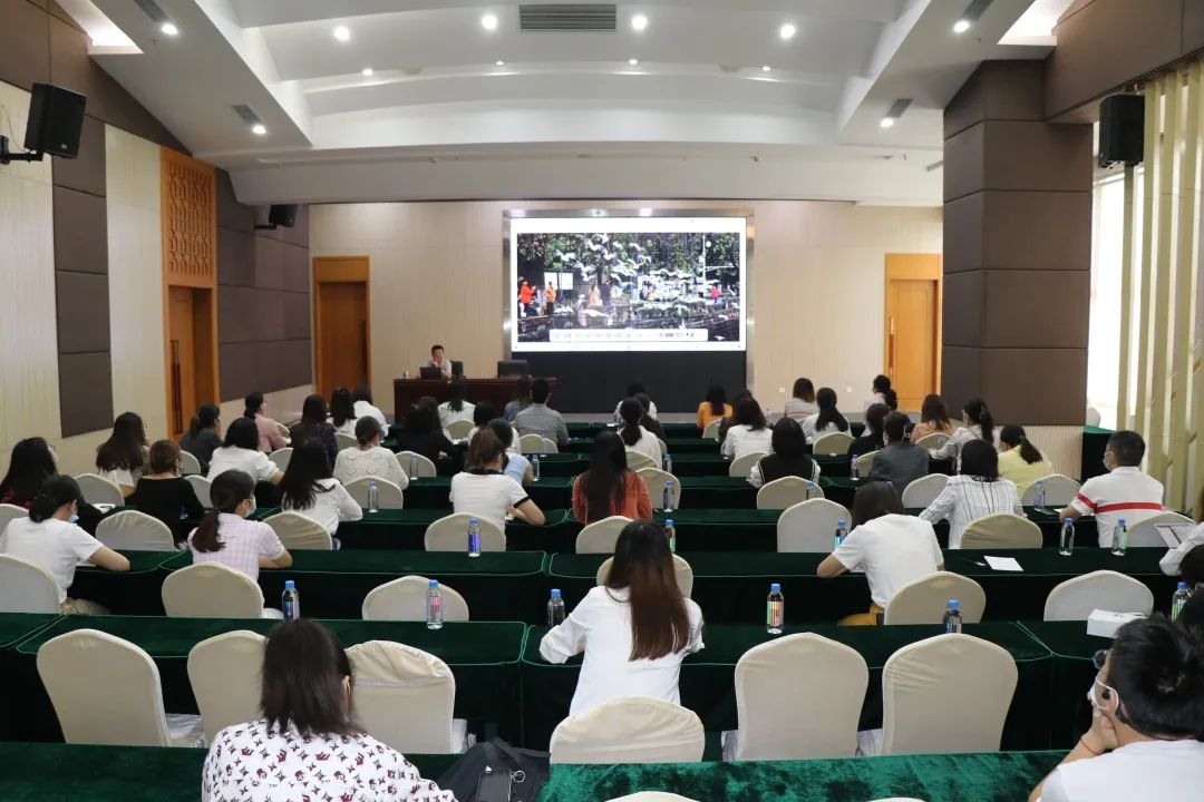 拍好圖片、講好故事、樹好形象——集團(tuán)公司工會(huì)開展“職工素質(zhì)提升課堂”之《攝影入門及提高》培訓(xùn)